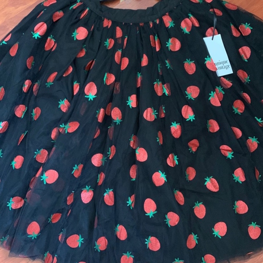 Unique Vintage 1950s style fluffy Glitter Strawberry skirt M